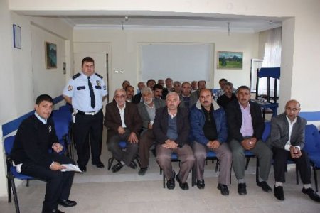 Vezirköprü Emniyet Müdürlüğü'nden 'güvenli Yolculuk' Semineri
