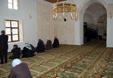 Viranşehir'de 127 Yıllık Tarihi Tekke Camii İbadete Açıldı