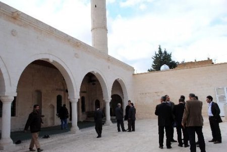 Viranşehir'de 127 Yıllık Tarihi Tekke Camii İbadete Açıldı