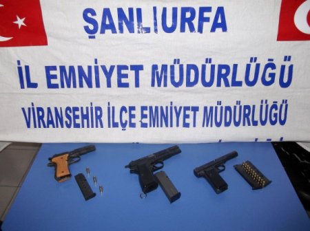 Viranşehir'de 28 tabanca, bin 738 fişek ele geçirildi