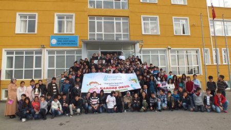 Viranşehirli öğrenciler, Kazan'da kardeş okullarını ziyaret etti