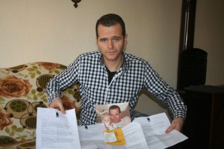 Vize alamadığı için eşi ve kızına kavuşamıyor