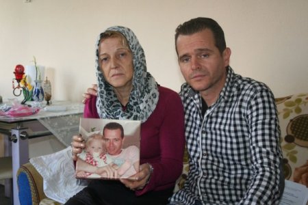 Vize alamadığı için eşi ve kızına kavuşamıyor