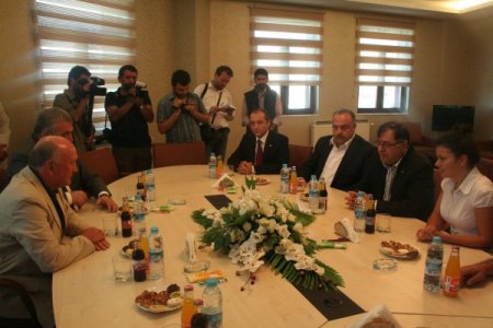 'Vizede kolaylık istemiyoruz, tamamen kaldırılmalı