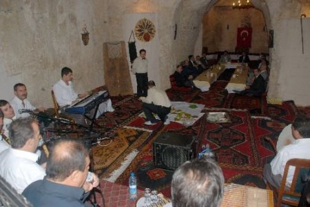 Vizelerin Kalkmasıyla Sıra Gecelerinin Repertuvarına Arapça Şarkılar Da Girdi