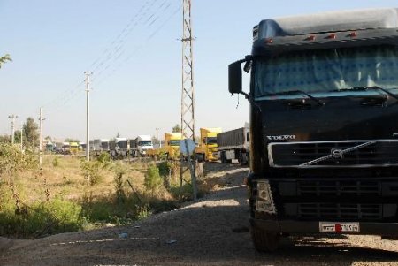 Vizesiz Geçiş Sınır Kapılarını Zorluyor: Akçakale Gümrük Kapısı 24 Saat Çalışmak İstiyor