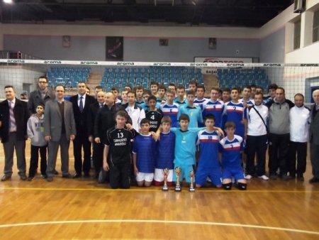 Voleybol Turnuvasının Şampiyonu Teknik Endüstri Meslek Lisesi Oldu