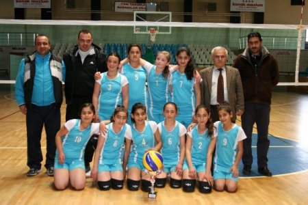 Voleybol’da Erzincan takımları grup birincisi oldu