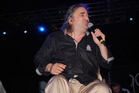 Volkan Konak, Sevilen Şarkınlarını Manavgatlılar İçin Seslendirdi
