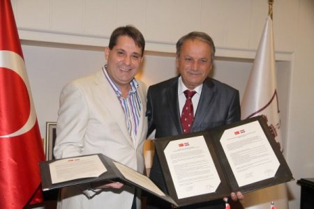 Vukovar ile Konak belediyeleri işbirliği anlaşması imzaladı