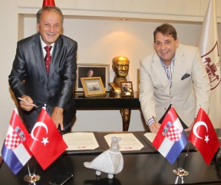 Vukovar ile Konak belediyeleri işbirliği anlaşması imzaladı