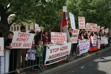 Washington Büyükelçiliği önünde 24 Nisan gösterisi