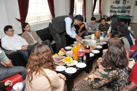 Yabancı öğrenciler, bayram coşkusunu Keçiören’de yaşadı