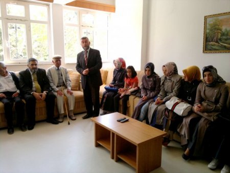 Yabancı Uyruklu Öğretim Üyesinden, Annelere Sağlık, Afiyet Ve Uzun Ömür Duası