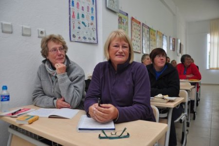 Yabancılar, Halk Eğitim kurslarında Türkçe öğreniyor