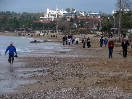 Yabancılar 2010'u Enerjik Ve Zinde Geçirmek İçin Yeni Yılın İlk Gününde Yürüyüş Yaptı