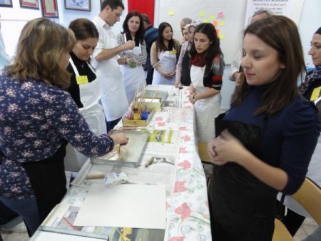 Yabancılar AFİMDER’in projesiyle ebru ve hat sanatı öğrendi