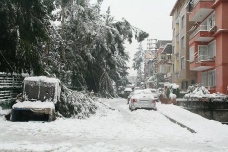 Yağan Kar Elektrik Kesintilerini Artırınca Jeneratör Satışları Arttı
