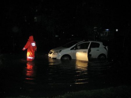 Yağmur, Erzurum'da Hayatı Felç Etti