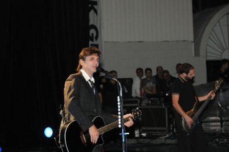 Yağmur Altında Teoman Coşkusu