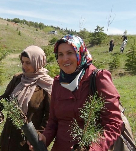 Yağmur Derneği, toprakla fidanı buluşturdu