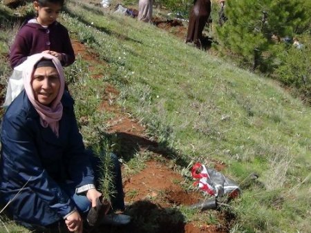 Yağmur Derneği, toprakla fidanı buluşturdu