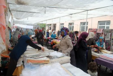 Yağmur Derneği'nden Hakkarili Öğrenciler Yararına Kermes