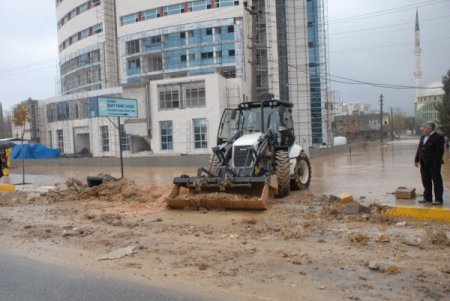 Yağmur Elazığ merkezi sular altında bıraktı