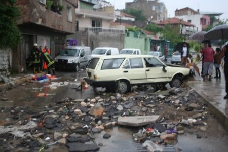 Yağmur İzmir'i savaş alanına çevirdi