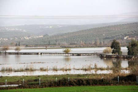 Yağmur suları çadırkente ulaştı
