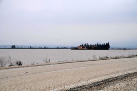 Yağmur suları çadırkente ulaştı