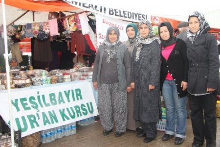 Yağmura rağmen hayırseverler kermesi boş bırakmadı