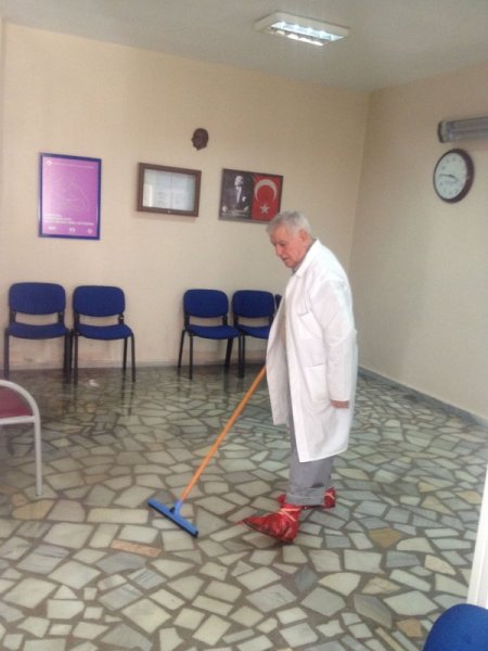 Yağmurla Birlikte Sağlık Ocağını Su Bastı, Yol Çöktü