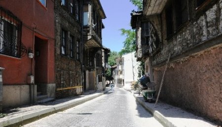 Yahşibey Caddesi'nde cephe düzenlemesi yapılıyor