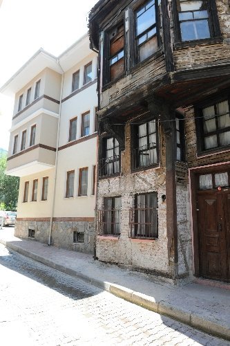 Yahşibey Caddesi'nde cephe düzenlemesi yapılıyor