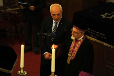 Yahudi Soykırımı Neva Şalom’da Anıldı