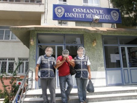 Yakalanan Dolandırıcının Üzerinden Tarihi Eser Çıktı