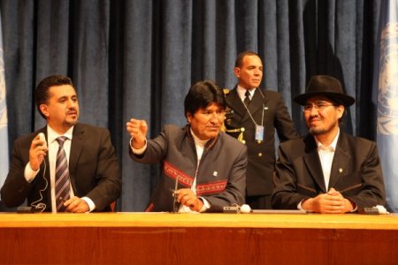 Yakın dostu Morales, Chavez'in sağlığı için umut verici konuşamadı