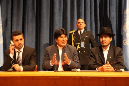 Yakın dostu Morales, Chavez'in sağlığı için umut verici konuşamadı