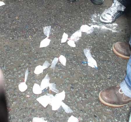 Yakınları Gürcistan’da Tutuklu Olan Vatandaşlar Sarp Sınır Kapısı'nda Eylem Yaptı