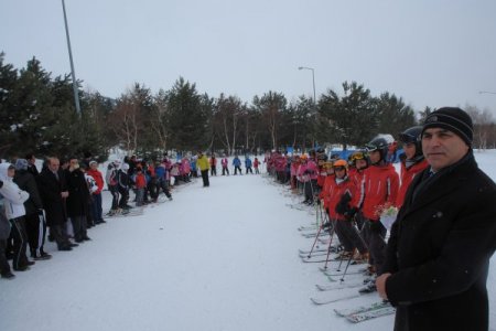 Yakutiye Belediyesi Çocuklara Kayak Sporunu Sevdirdi