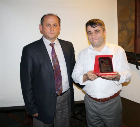 Yalıköy İlköğretim Okulu öğretmenlerine plaket verildi