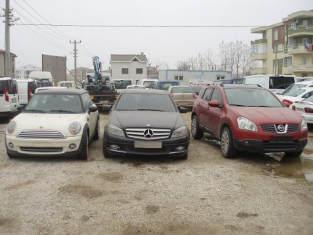 Yalova Emniyeti'nden lüks otomobil şebekesine 'Keklik' operasyonunda 5 gözaltı