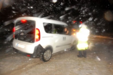 Yalova’da kar mücadelesi devam ediyor