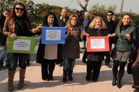 Yalovalı kadınlardan danslı protesto