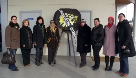 Yalovalılardan İdo’ya Siyah Çelenk