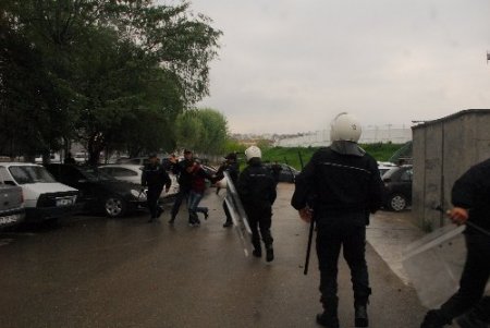 Yalovaspor ve Çiftlikköy Belediyespor maçında arbede