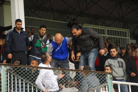 Yalovaspor ve Çiftlikköy Belediyespor maçında arbede