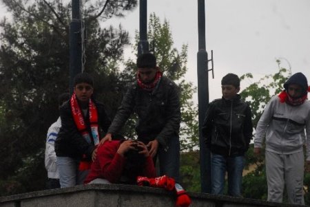 Yalovaspor ve Çiftlikköy Belediyespor maçında arbede