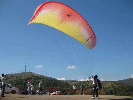 Yamaç paraşütçüleri Kırantepe'de buluştu